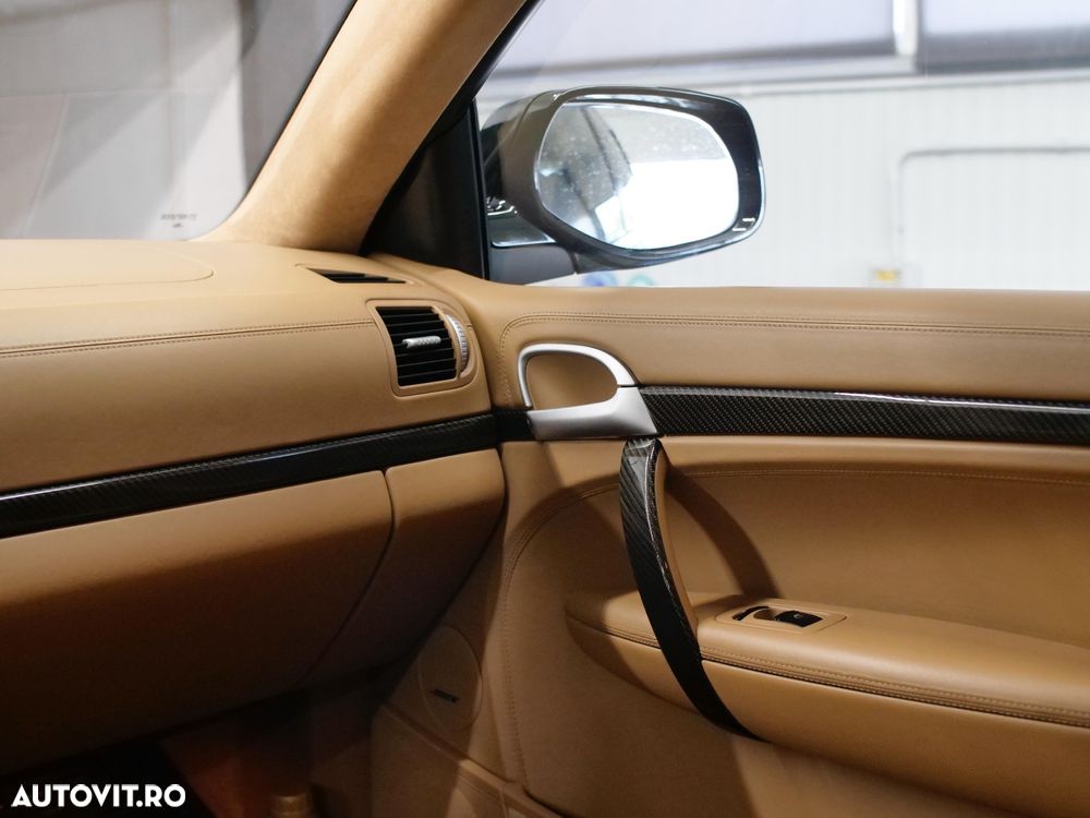 Porsche Cayenne - 35