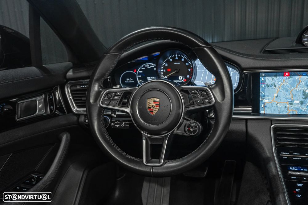 Porsche Panamera 4 E-Hybrid Platinum Edition - 11