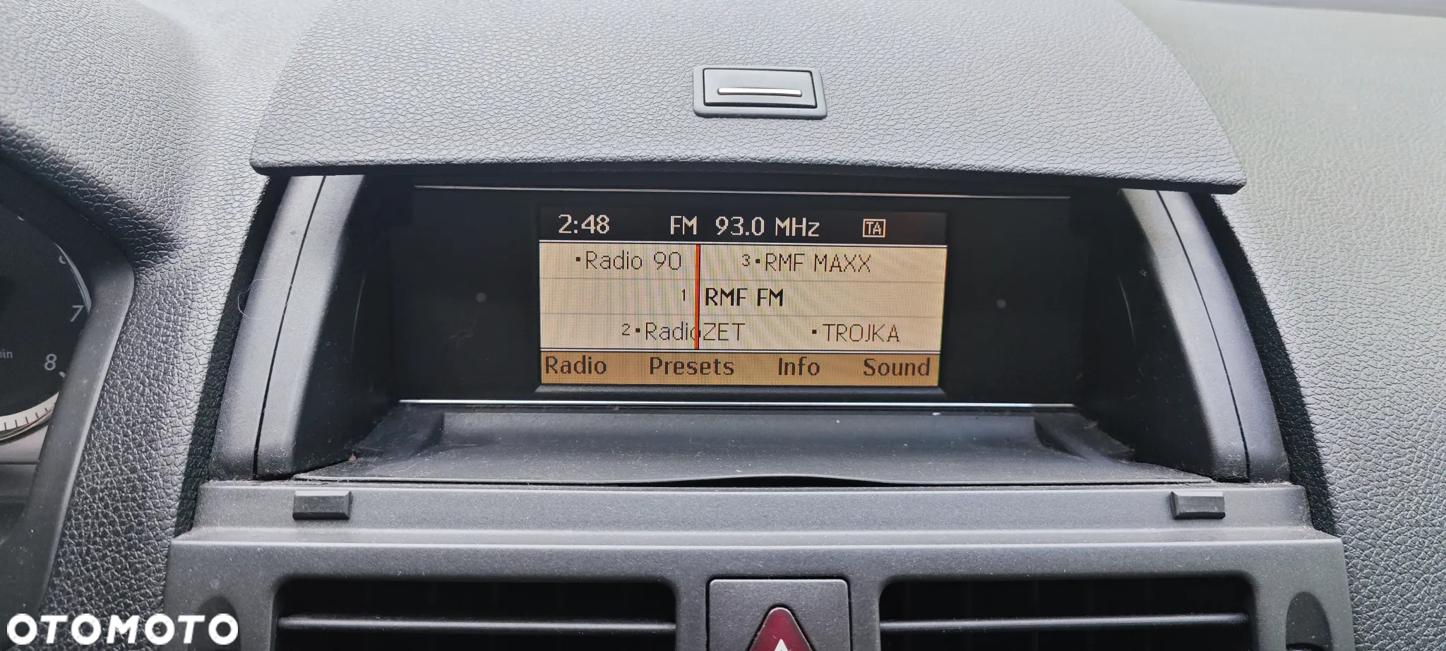 Mercedes-Benz Klasa C 180 T CGI Automatik BlueEFFICIENCY Avantgarde - 32