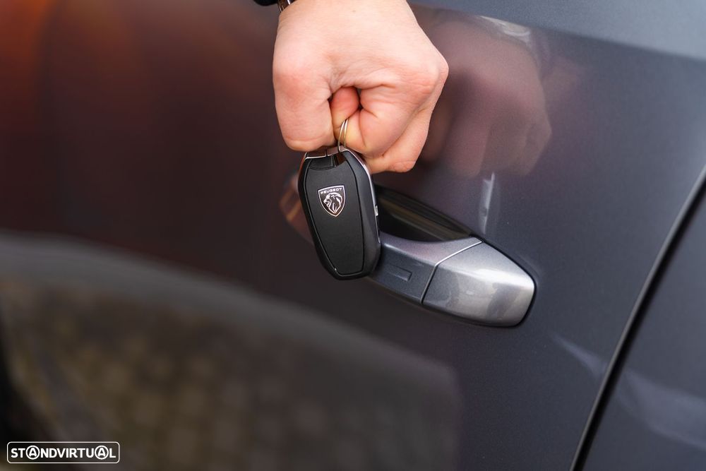 Peugeot 3008 1.2 Hybrid Allure e-DCS6 - 8