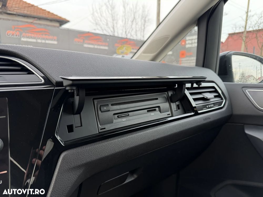 Volkswagen Touran 2.0 TDI SCR Highline - 31