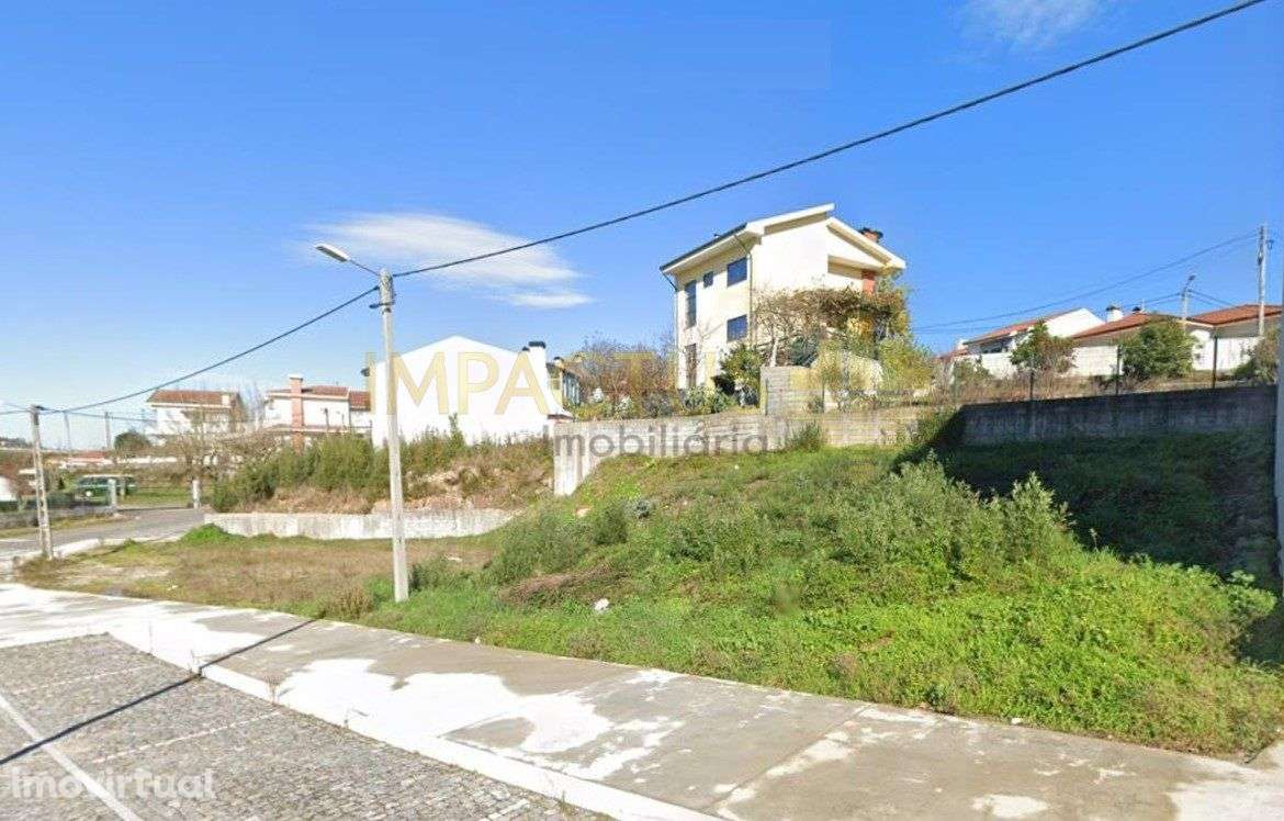 Lote para Moradia de 3 Frentes - Grande imagem: 2/7