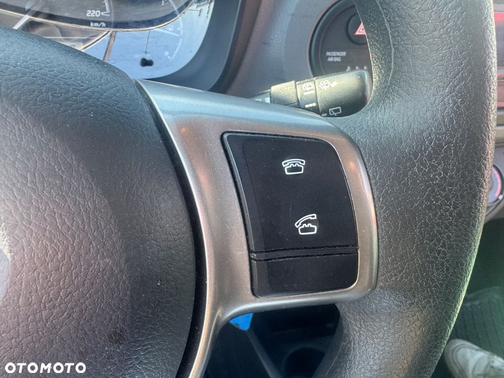 Toyota Yaris 1.0 Premium - 12