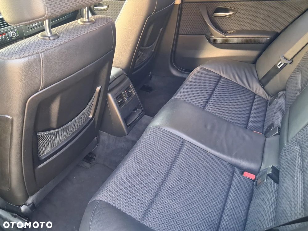BMW Seria 3 320i - 10