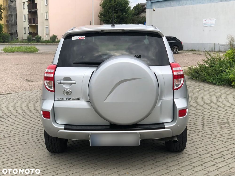 Toyota RAV4 - 10