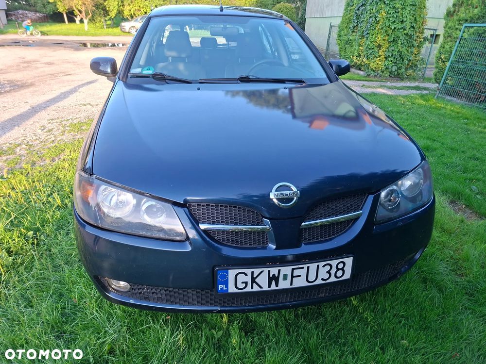 Nissan Almera 1.5 Base - 3