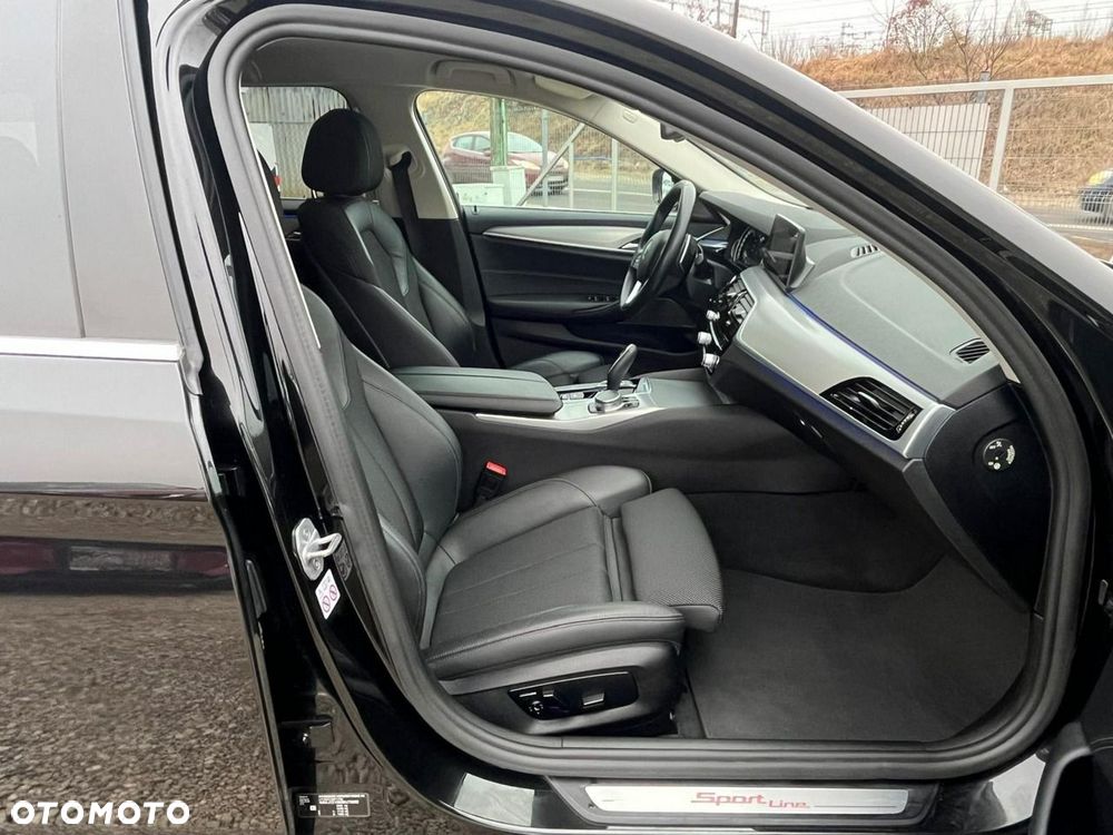 BMW Seria 5 530i xDrive GPF Sport Line sport - 8