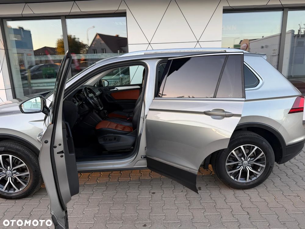 Volkswagen Tiguan 2.0 TDI SCR 4MOTION BlueMotion Technology DSG Lounge Sport & Style - 23