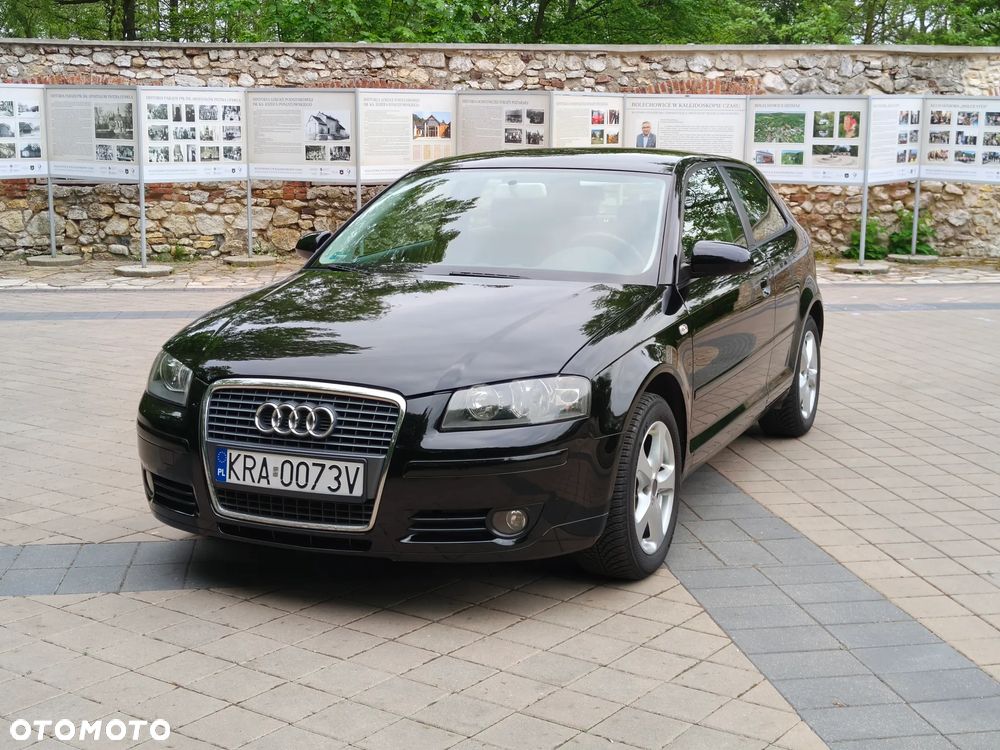 Audi A3 3-drzwiowe 1.6 FSI Ambiente - 4
