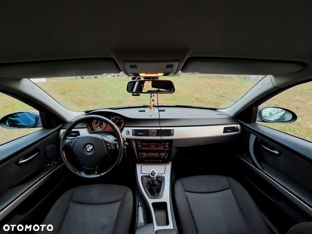 BMW Seria 3 320d - 4
