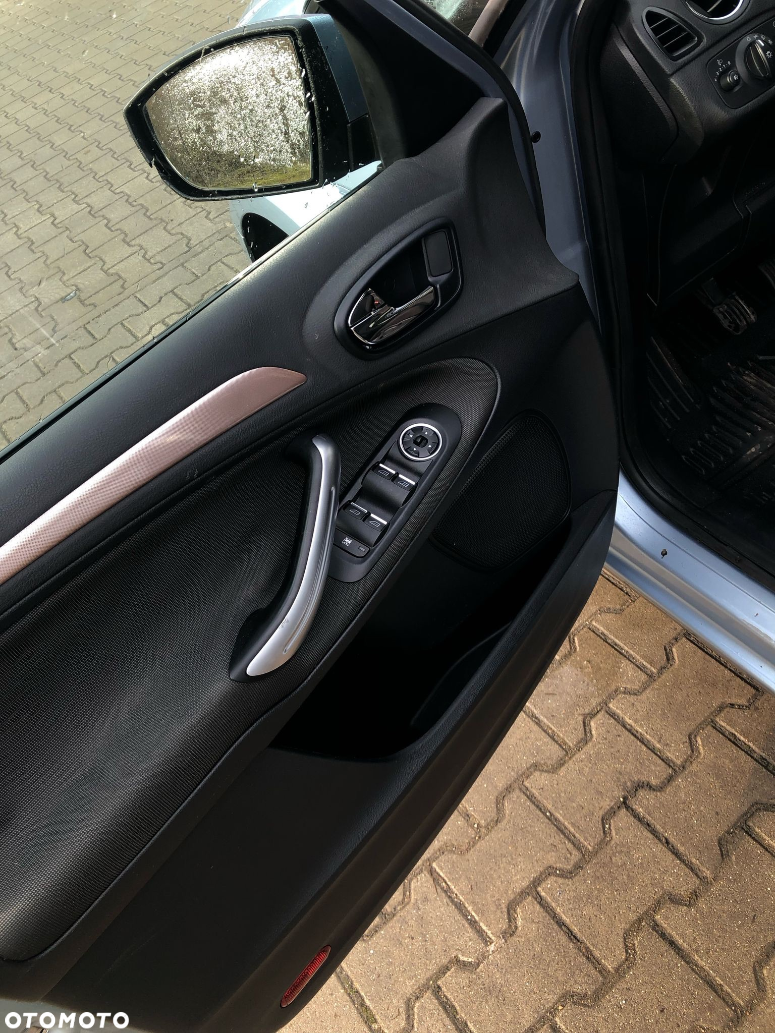 Ford S-Max 2.0 TDCi Titanium - 14
