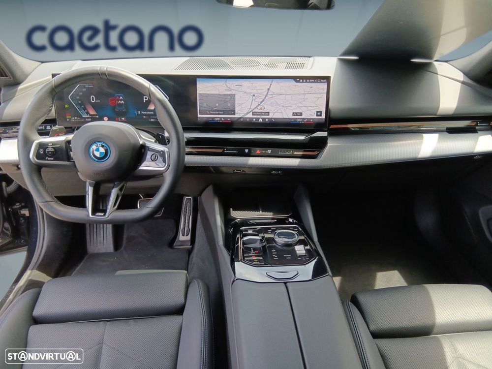 BMW 530 e Pack Desportivo M - 12