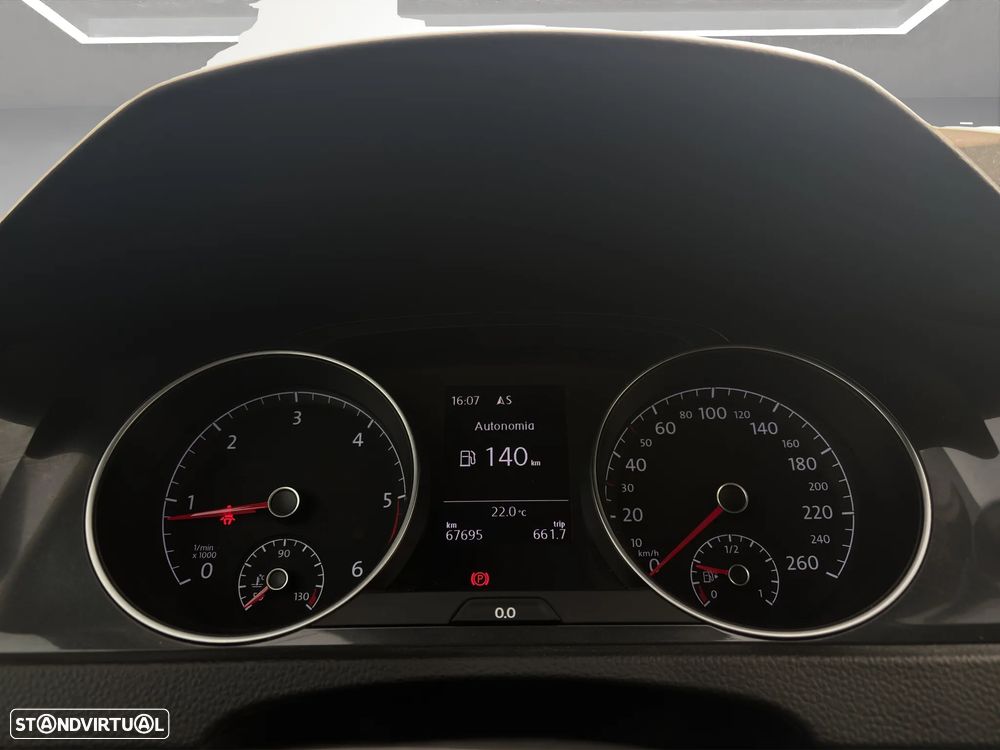 VW Golf 1.6 TDI Highline - 11