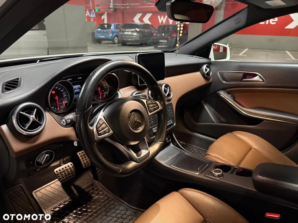 Mercedes-Benz Klasa A 180 7G-DCT AMG Line - 25
