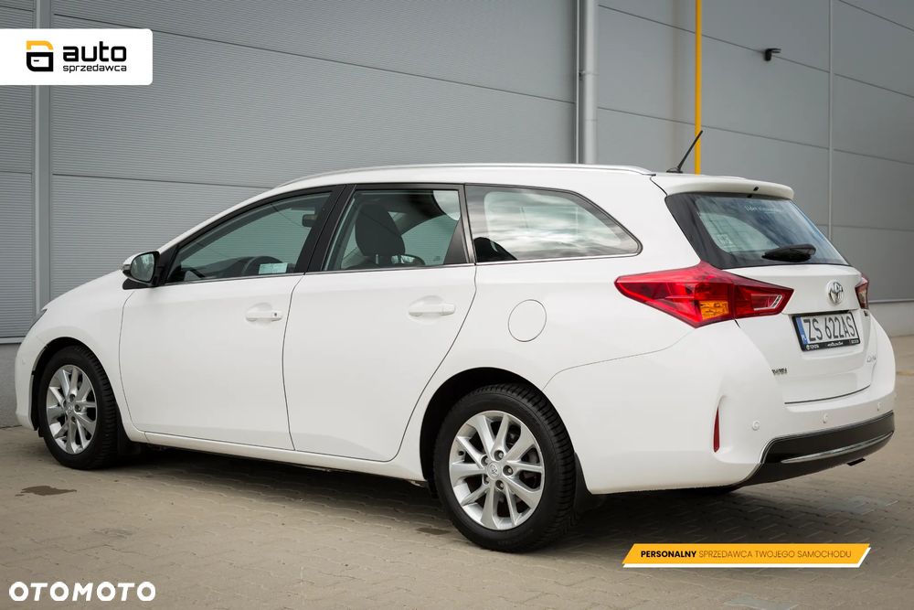 Toyota Auris 1.33 VVT-i Premium Comfort - 24