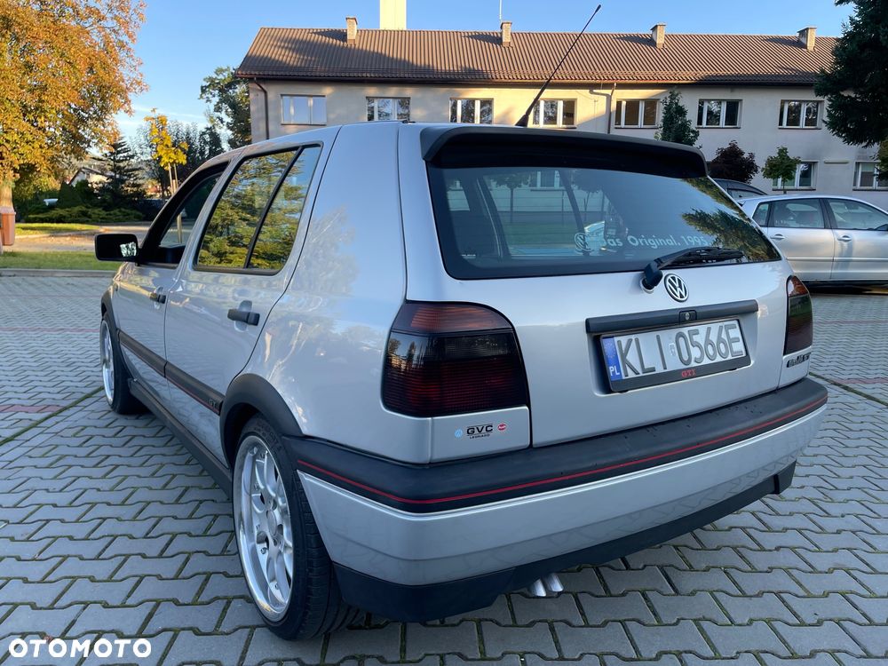 Volkswagen Golf - 8