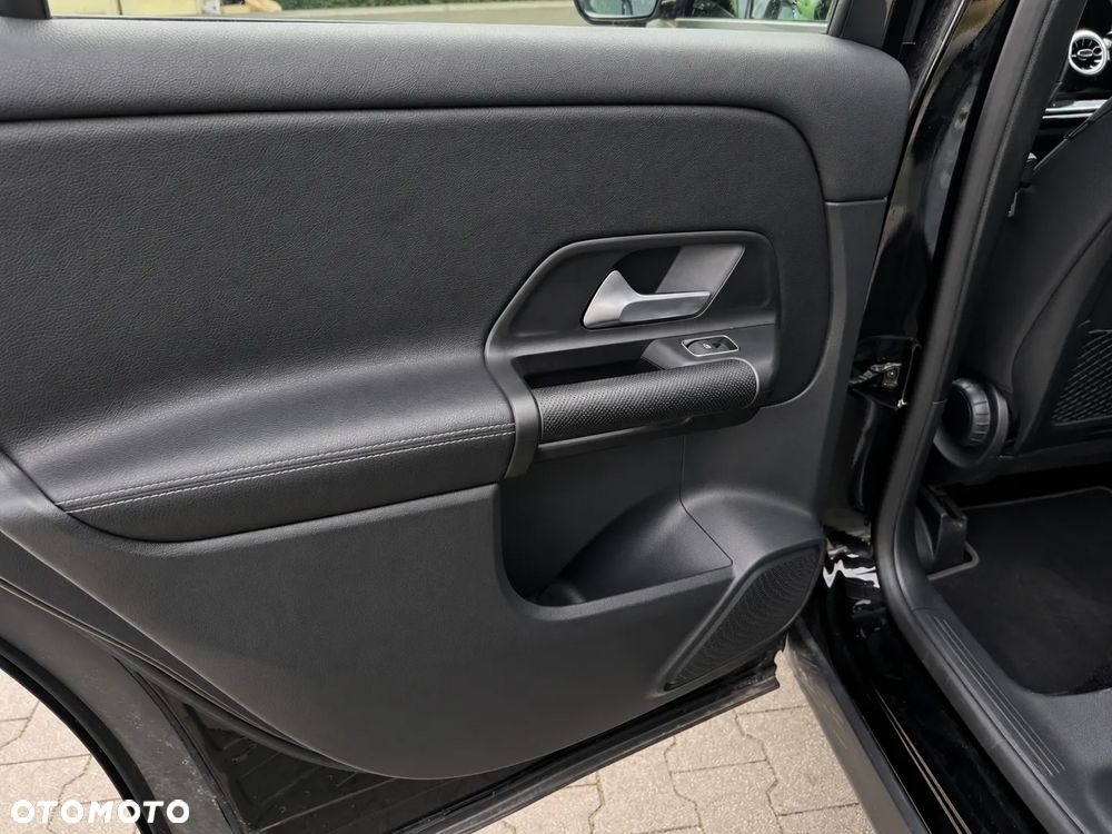 Mercedes-Benz GLB 200 Progressive 7G-DCT - 21