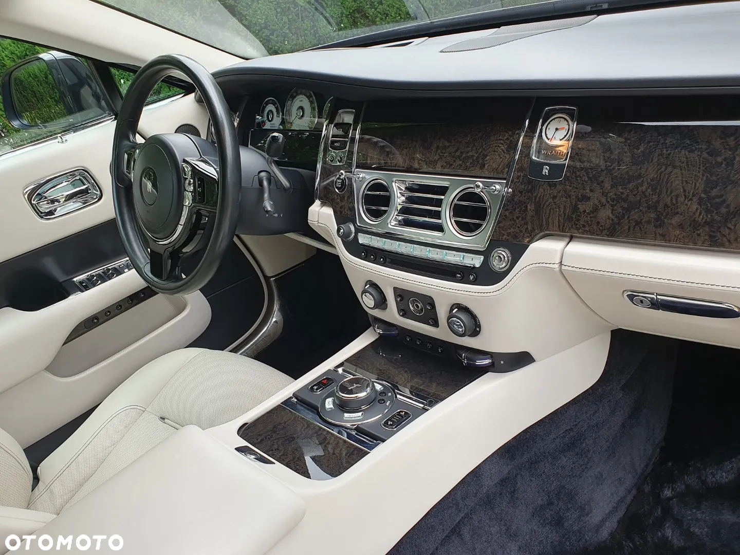 Rolls-Royce Wraith - 22