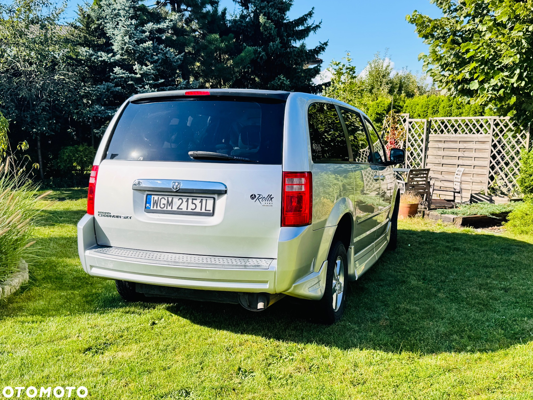 Dodge Caravan - 7