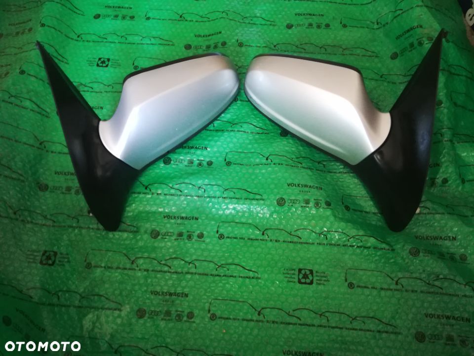 LUSTERKO PRAWE OPEL ASTRA H 13252956, 13252955 - 2