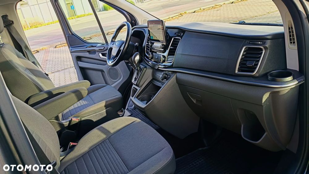 Ford Tourneo Custom - 22