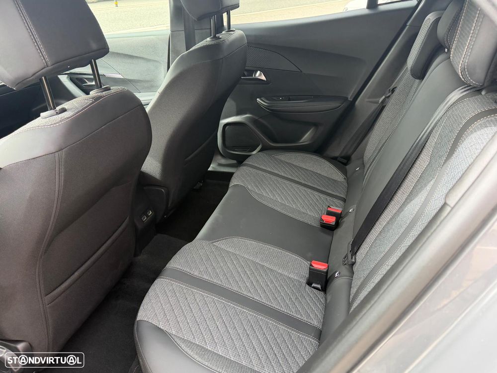 Peugeot 2008 Hybrid 145 e-DSC Allure - 12