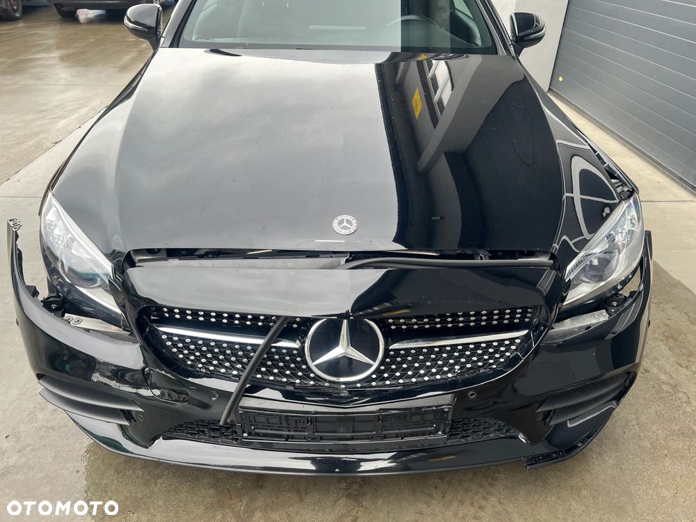 Mercedes-Benz Klasa C 300 9G-TRONIC - 24