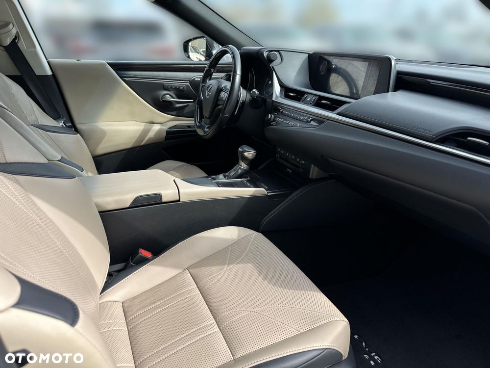 Lexus ES 300h Prestige - 24