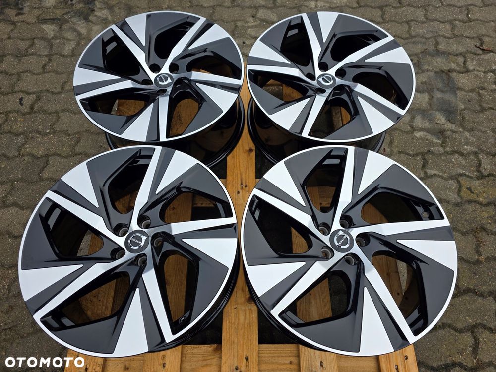 felgi aluminiowe volvo oe 32209411 xc90 r-design 9.0" x 20" 5x108 et 38,5 - 1