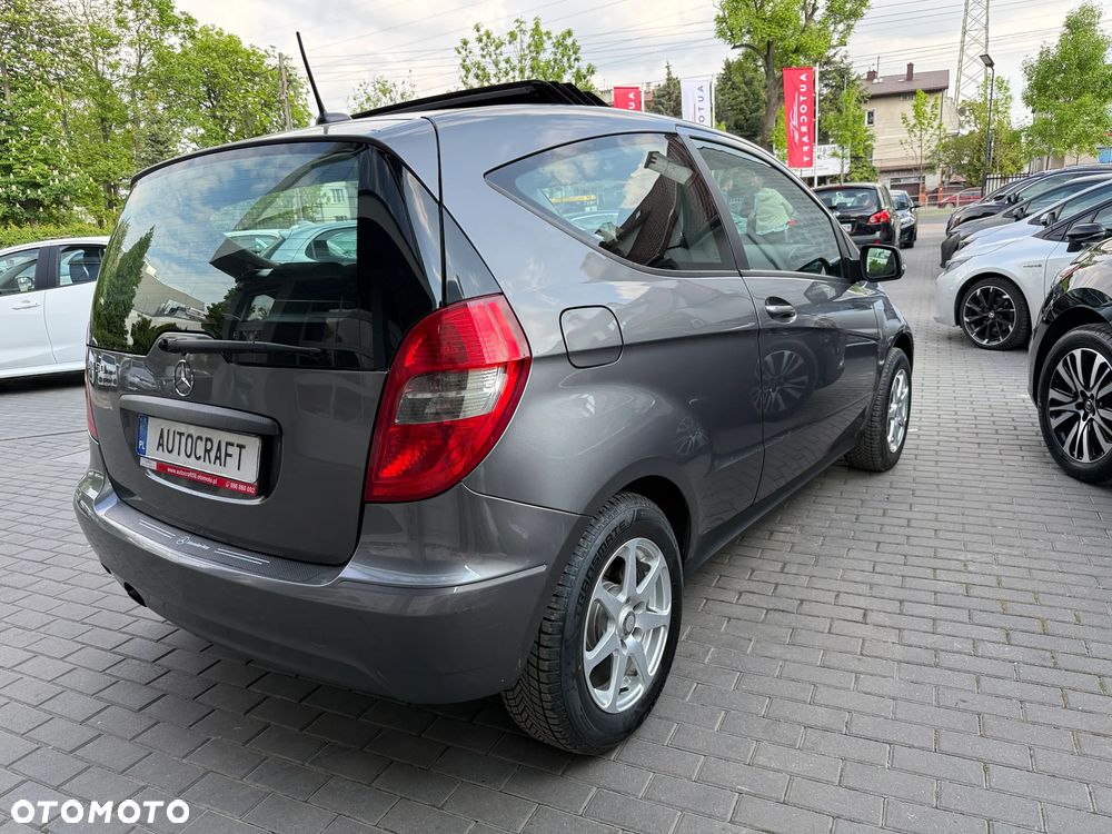 Mercedes-Benz Klasa A 160 BlueEFFICIENCY Elegance - 29