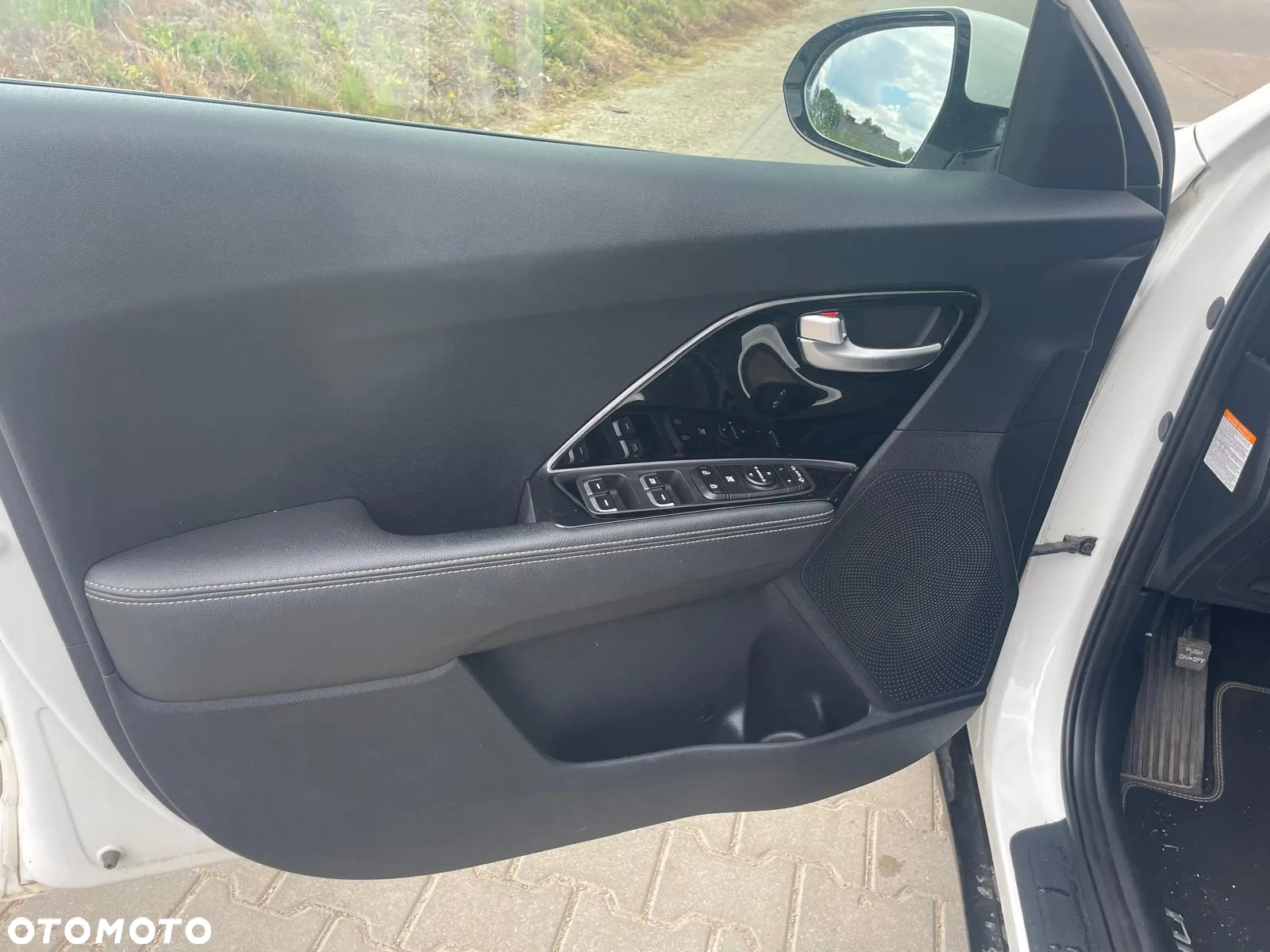 Kia Niro 1.6 GDI Plug-In Hybrid L - 10