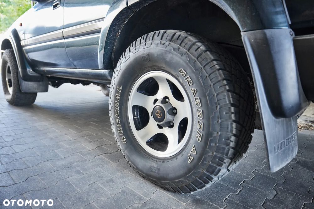Toyota Land Cruiser - 25