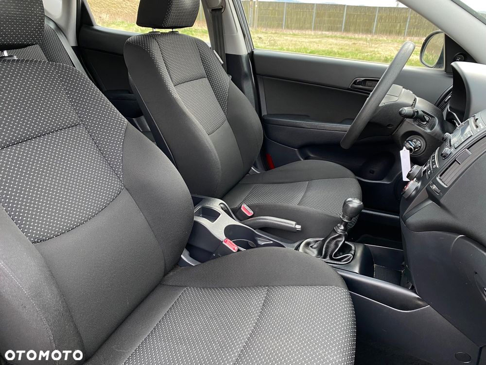 Hyundai i30 1.4 Edition Plus - 27