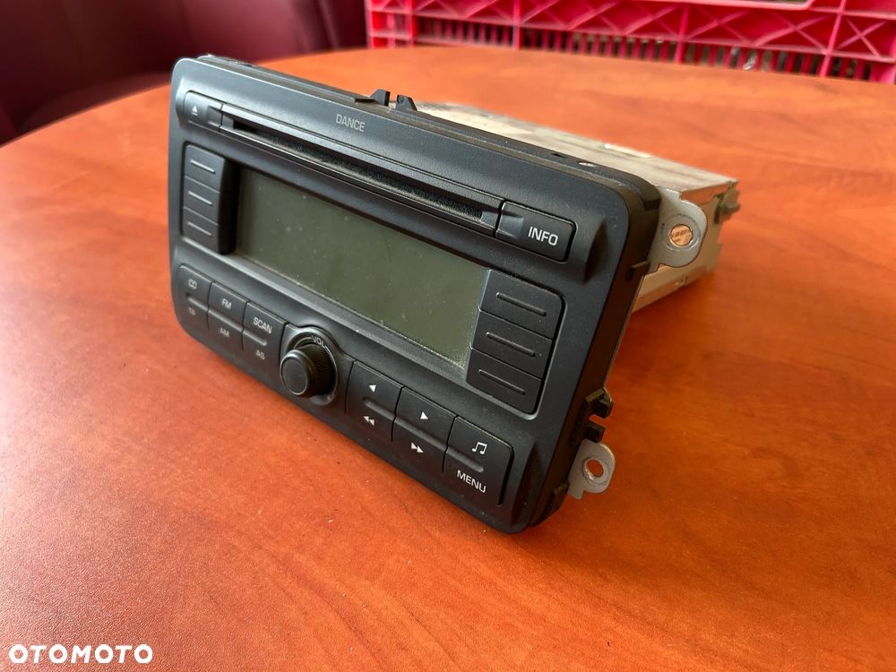 SKODA FABIA II RADIO FABRYCZNE CD DANCE 5J0035161A - 1