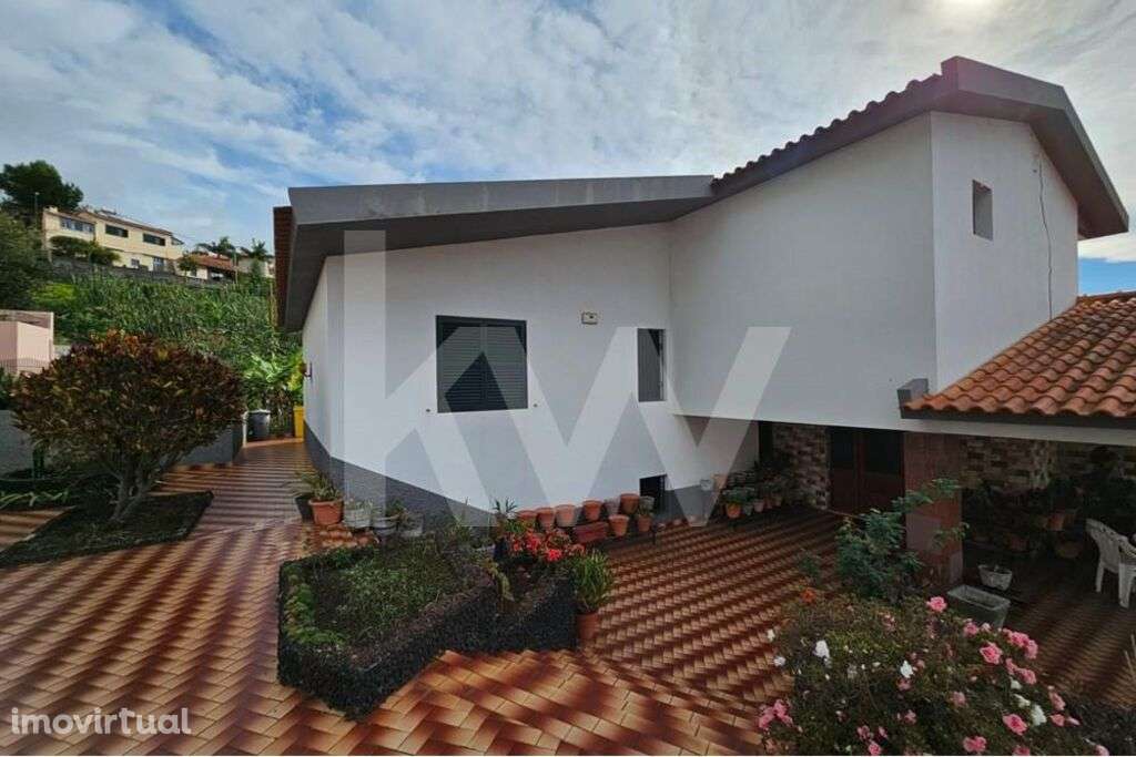 Moradia T5 no Livramento | Monte | Funchal, inserida num terreno de 80 - Grande imagem: 3/39