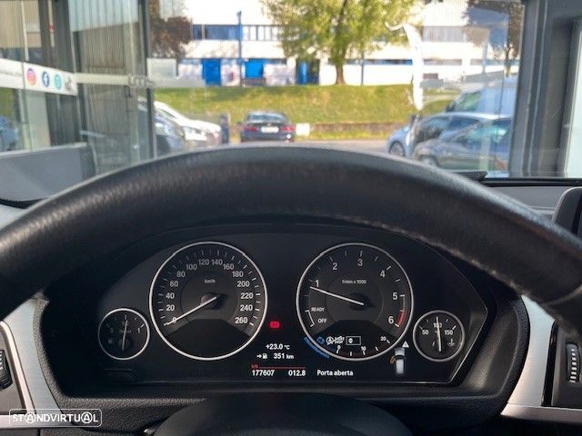BMW 318 d Touring - 19