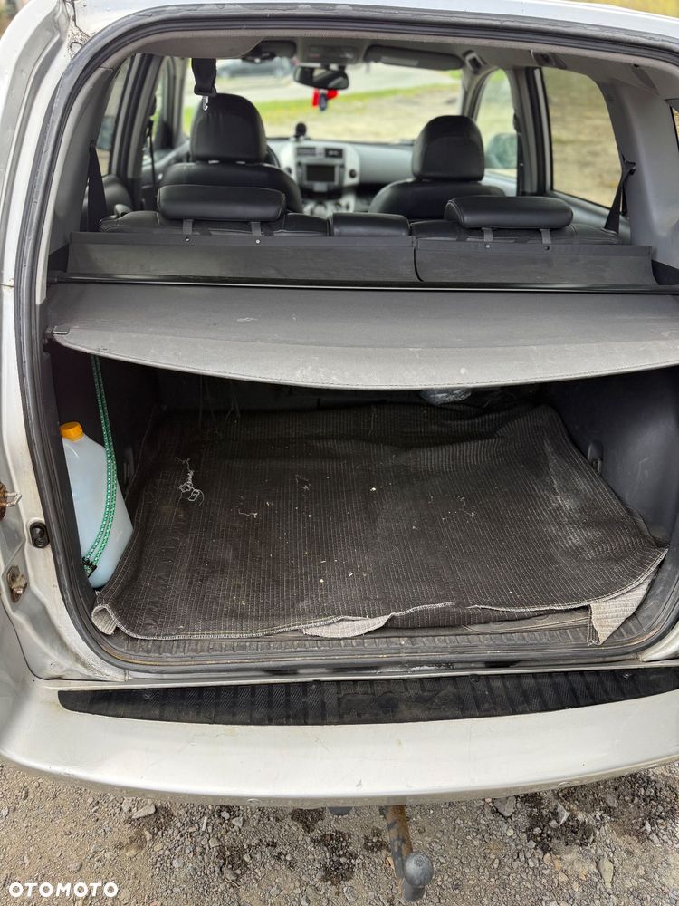 Toyota RAV4 2.2 D-4D Luna - 13