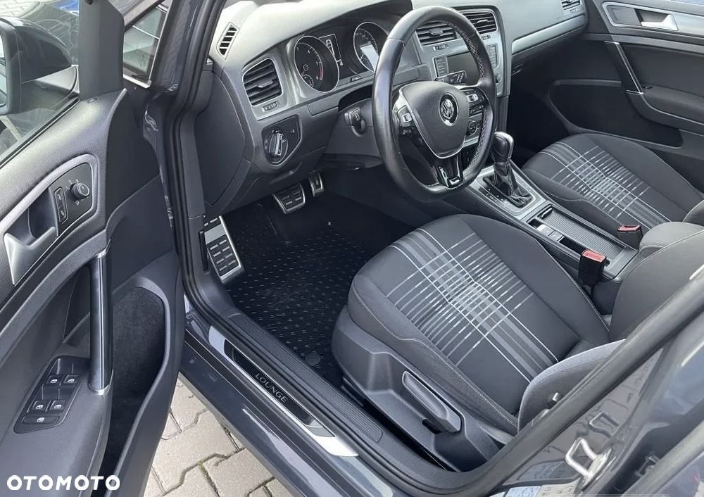 Volkswagen Golf - 8