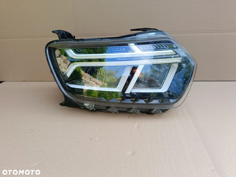 Full Led prawy Dacia Duster II 2 lift lampa prawa 260106194R półled