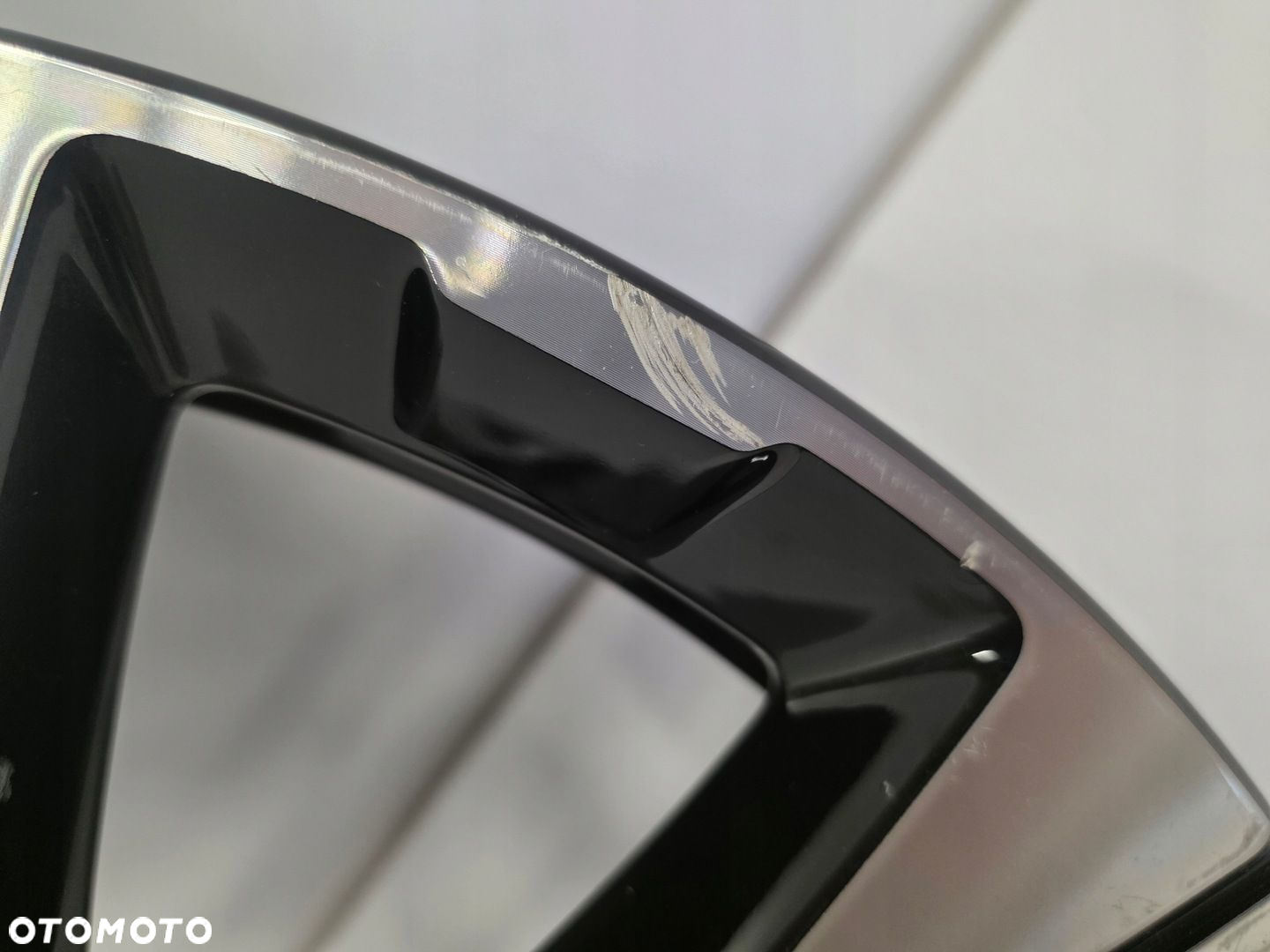 FELGA VOLVO XC60 II XC90 II XC40 S90 V90 7,5x19 ET50,5 32358566 - 4