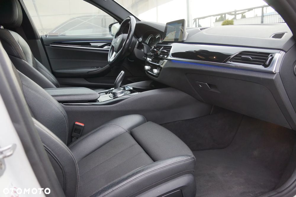 BMW Seria 5 520d xDrive Sport Line - 31