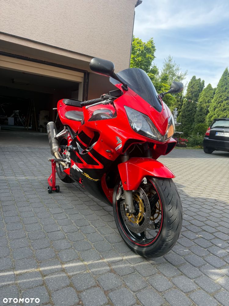 Honda CBR - 1
