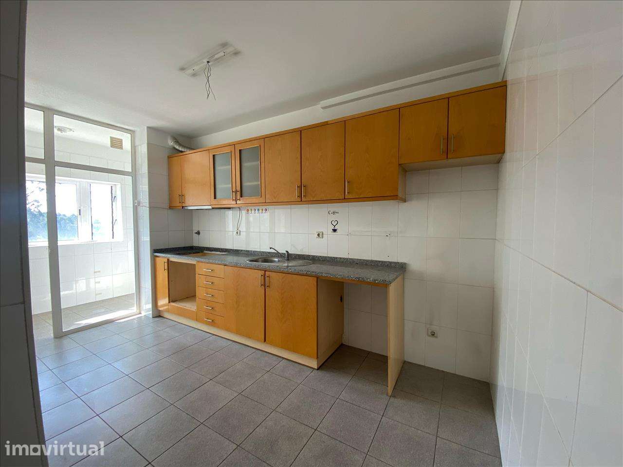 Apartamento T2 em Ermesinde - Valongo com Varanda e Estacionamento - Grande imagem: 4/16
