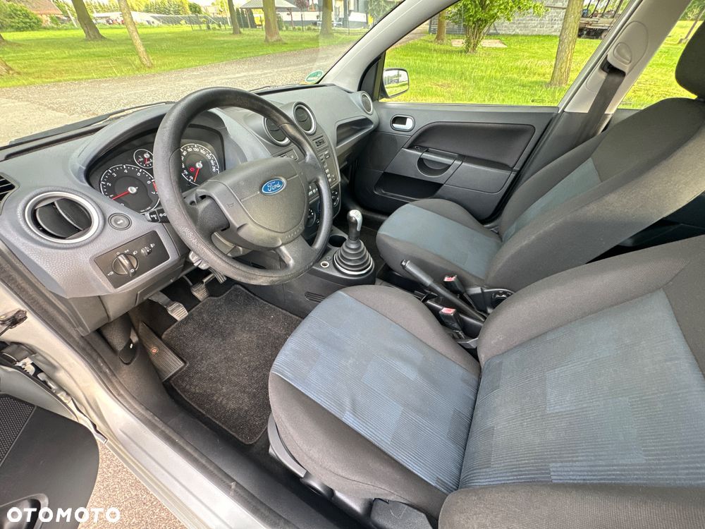 Ford Fiesta 1.4 Trend - 23