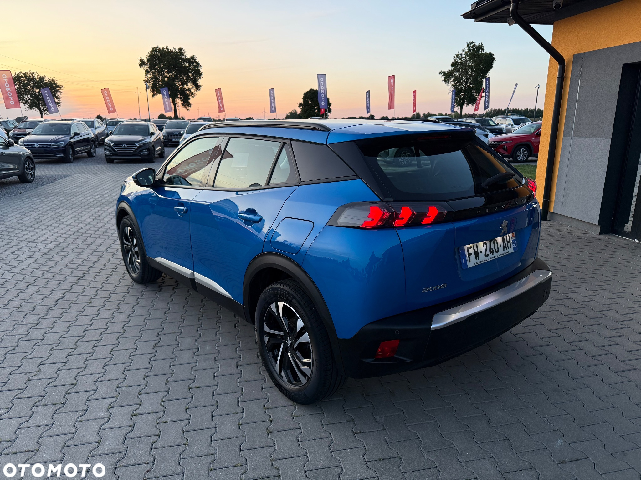 Peugeot 2008 1.2 PureTech Allure S&S - 8