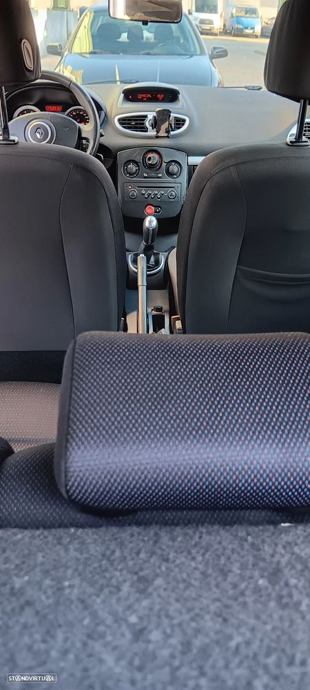 Renault Clio 1.2 16V Dynamique - 29