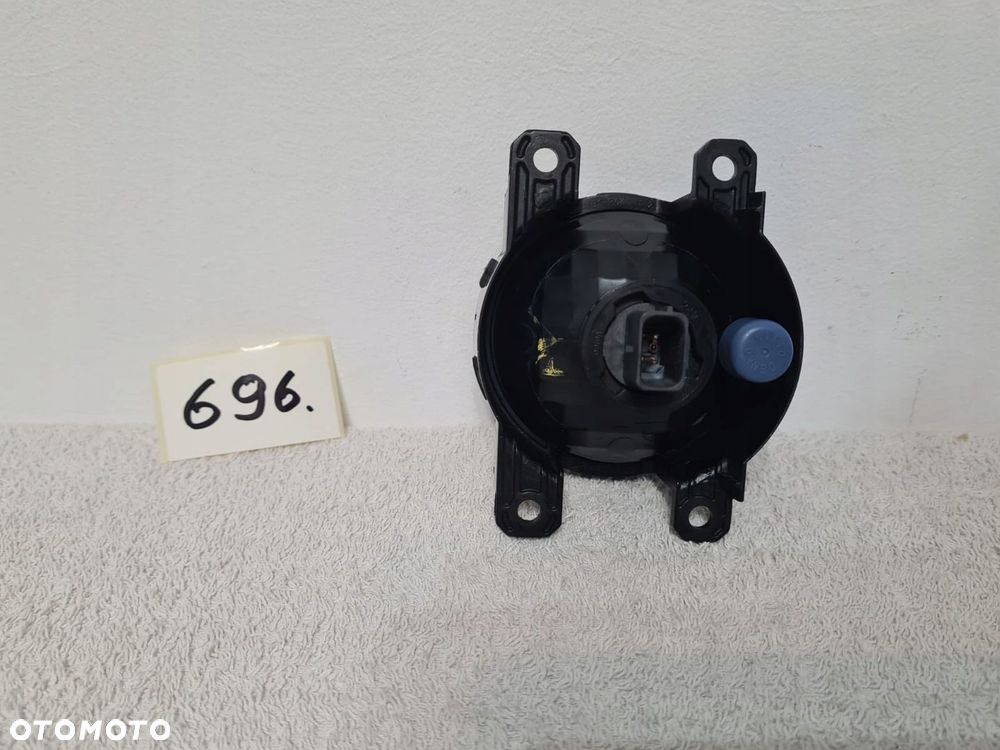 Halogen Mitsubishi Space Star L200 - 4