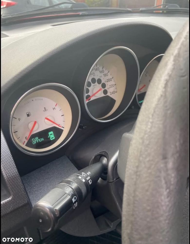 Dodge Caliber 1.8 SE - 8