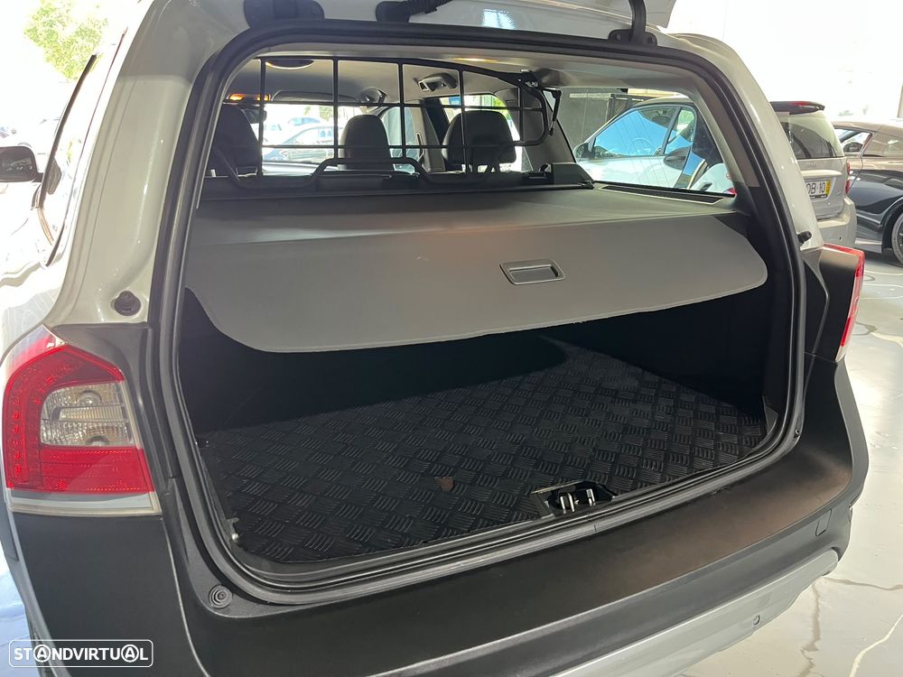 Volvo XC 70 2.0 D4 Momentum Geartronic - 29