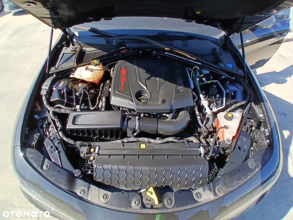 Alfa Romeo Giulia 2.0 Turbo 16V AT8 Veloce - 24